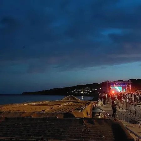 Un Balcon Sur La Plage * Cassis